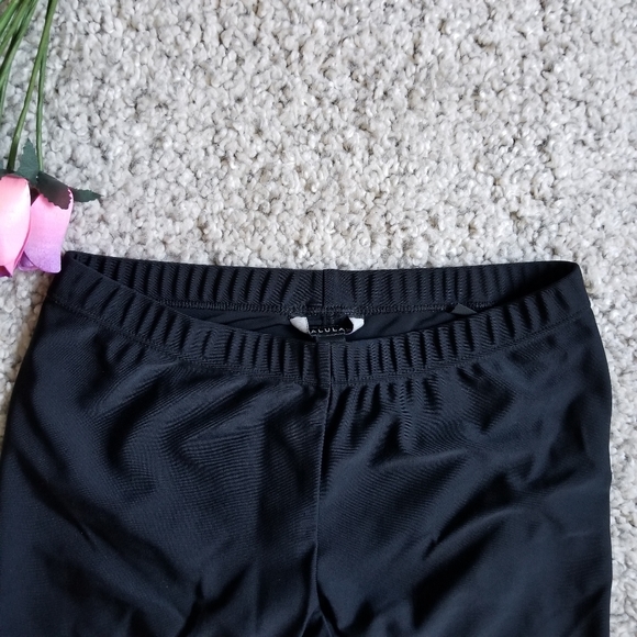 Tulula - Aritzia black leggings. Size small - Picture 5 of 5